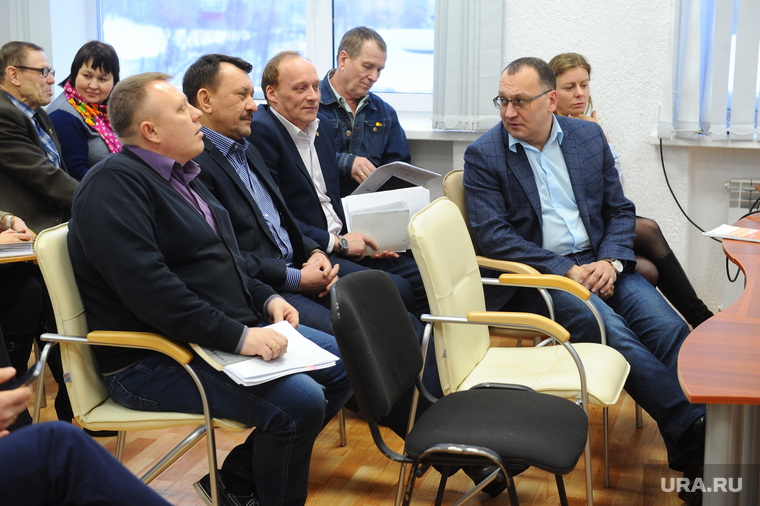 «500 человек выкинуть на улицу! Вы так до суицидов доведете» http://s.ura.ru/760/images/news/upload/articles/266/807/1036266807/173822_Kachkanar_Volneniya_na_GOKe_4253.2835.0.0.jpg