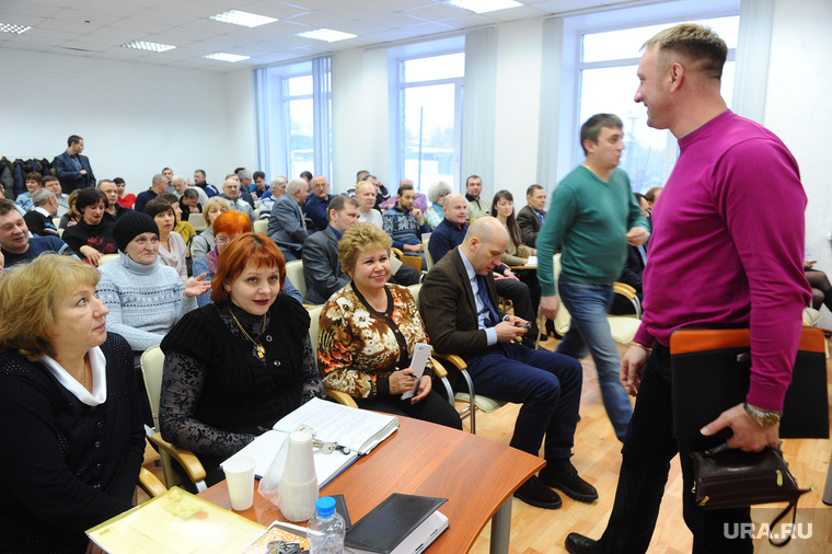 «500 человек выкинуть на улицу! Вы так до суицидов доведете» http://s.ura.ru/760/images/news/upload/articles/266/807/1036266807/173824_Kachkanar_Volneniya_na_GOKe_4206.2804.0.0.jpg