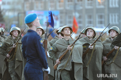 http://s.ura.ru/images/news/upload/articles/270/092/1036270092/200045_Generalynaya_repetitsiya_parada_9_maya_Chelyabinsk_soldati_parad_250x0_3801.2534.0.0.jpg