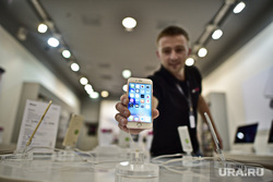 Start of sales of new iPhone 6s and iPhone 6s Plus. Moscow, smartphone, iPhone, apple, iPhone 6s